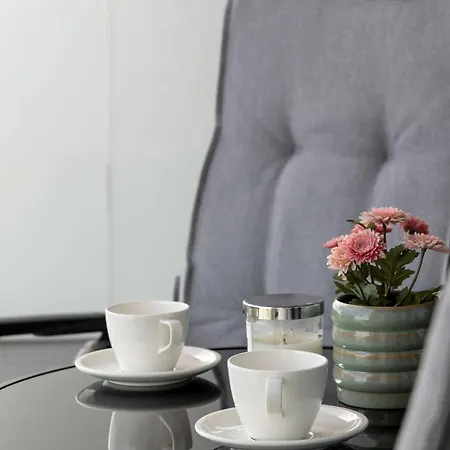 Апартаменты Stylish For 4 Guests With Balcony And Parking By Renters Prestige *