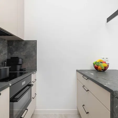 Stylish For 4 Guests With Balcony And Parking By Renters Prestige * Катовице