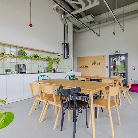 Stylish For 4 Guests With Balcony And Parking By Renters Prestige Катовице